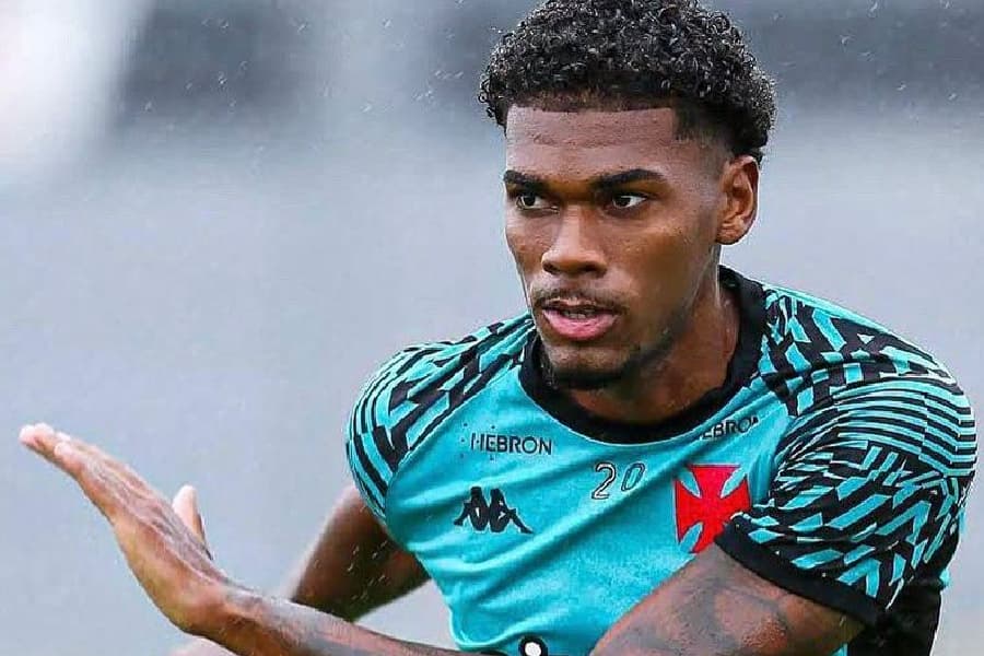 Zagueiro de 20 anos tem contrato com o Vasco até 30 de junho de 2023 -