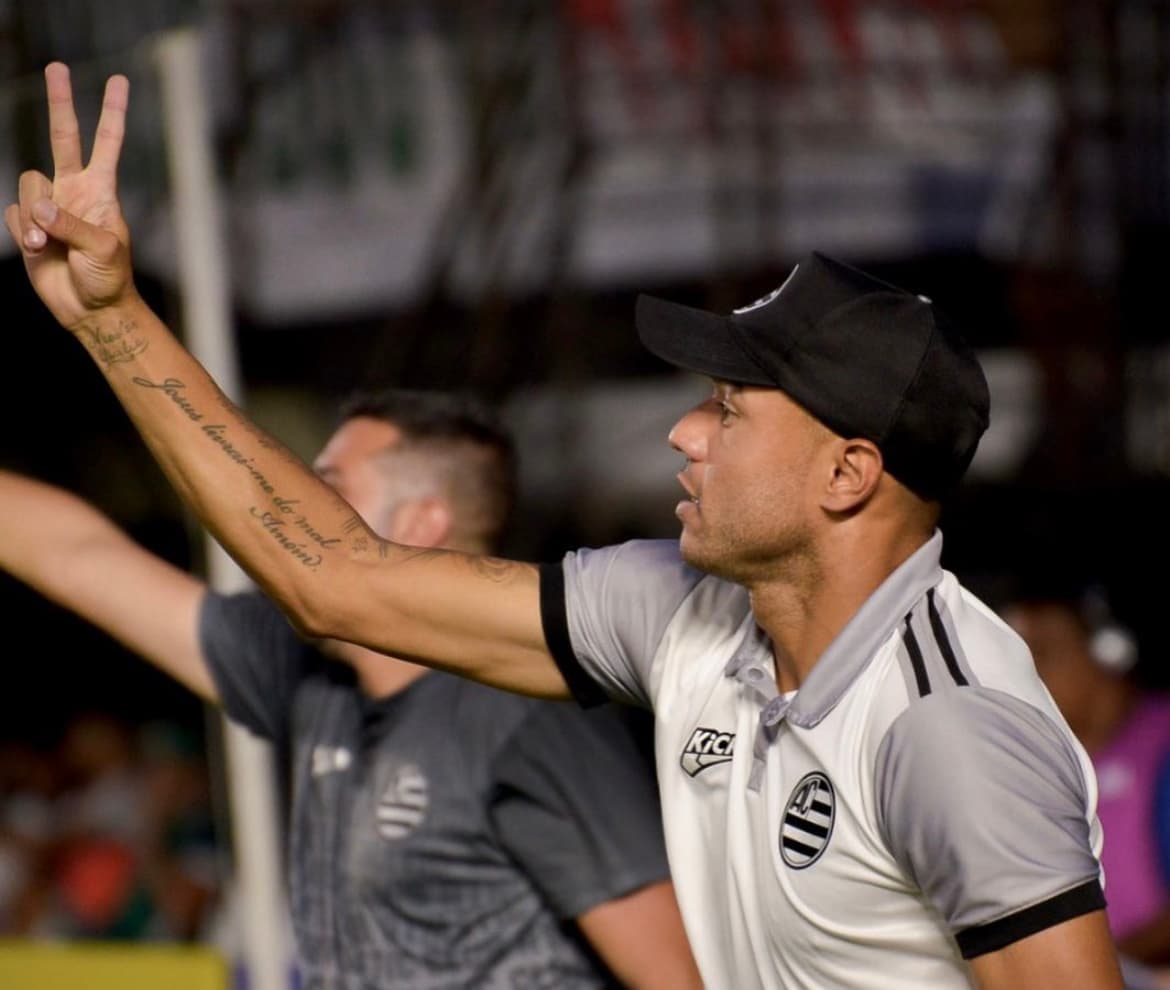 Roger Silva brilhou no Athletic e tem novo desafio no Pouso Alegre