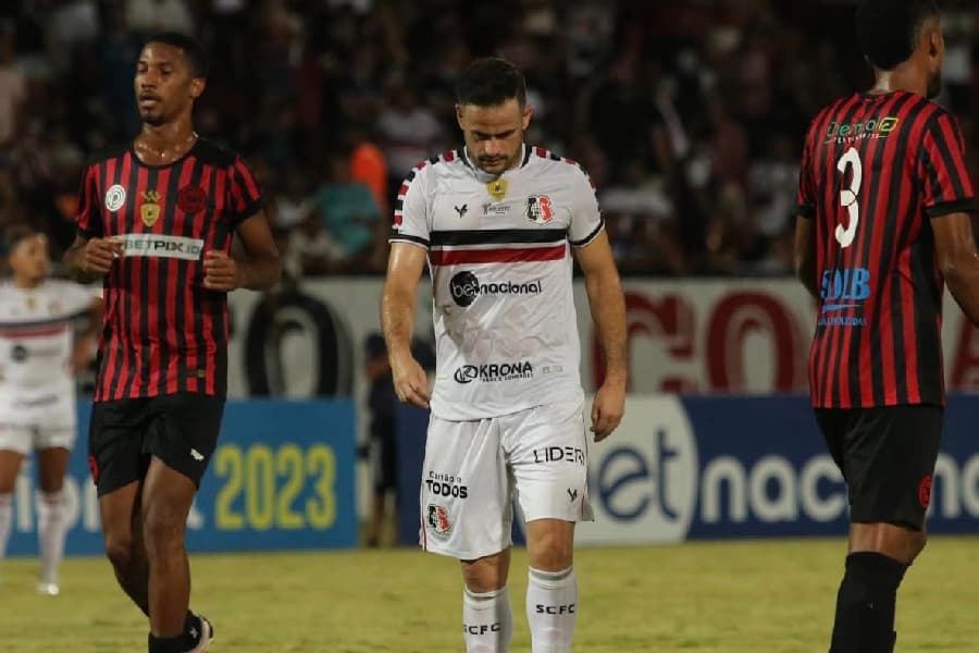 Derrota do Santa Cruz para o ìbis no Arruda