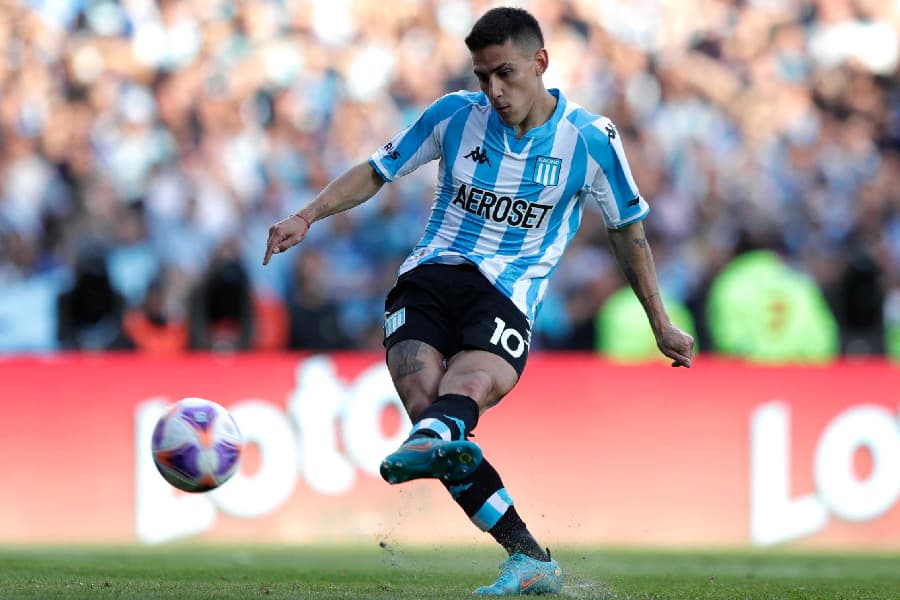 Matías Rojas, do Racing: meia-atacante é canhoto e tem chute de fora da área como arma