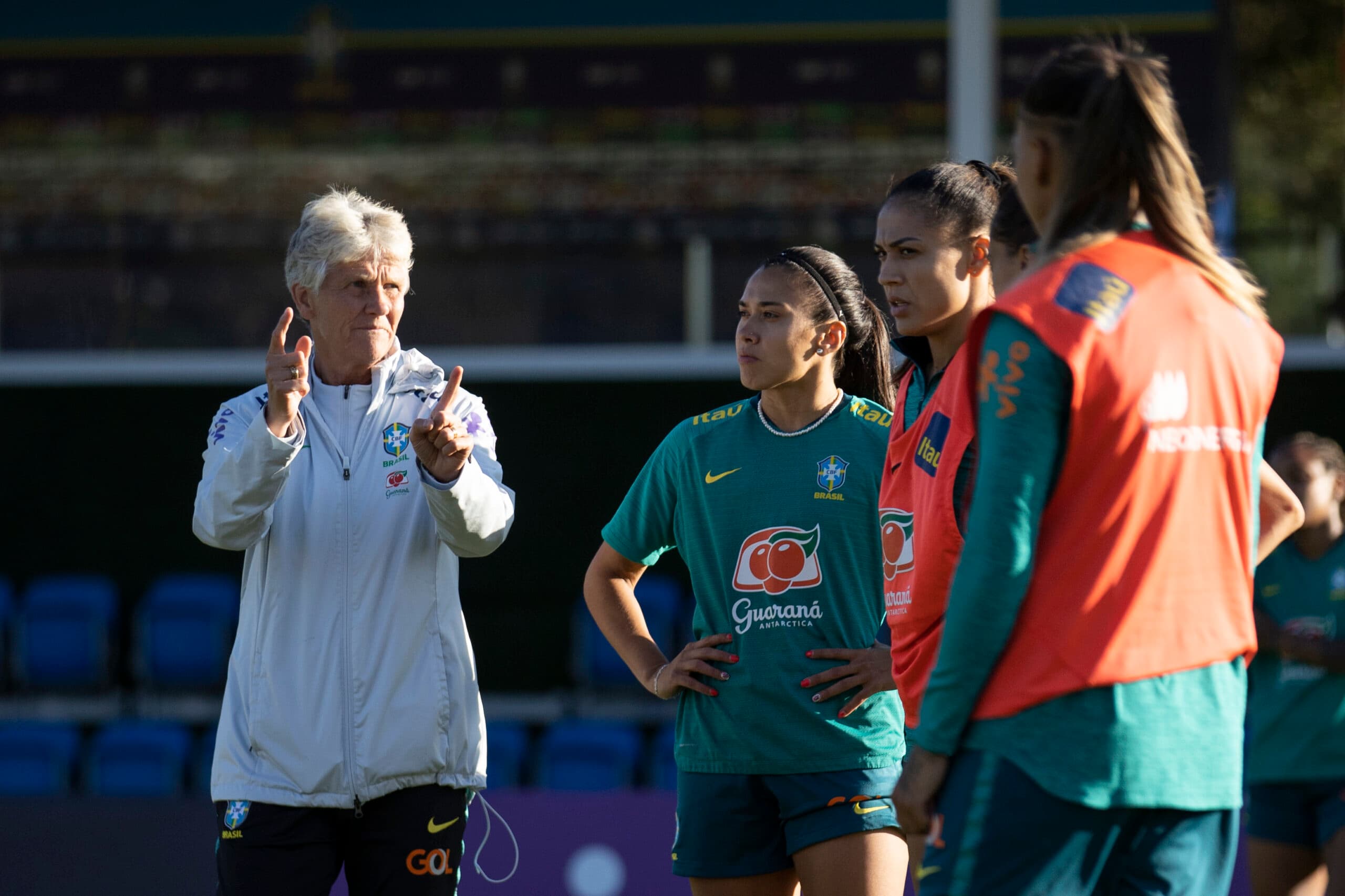 Pia Sundhage durante treinamento da seleção feminina na Granja Comary - Thaís Magalhães/CBF