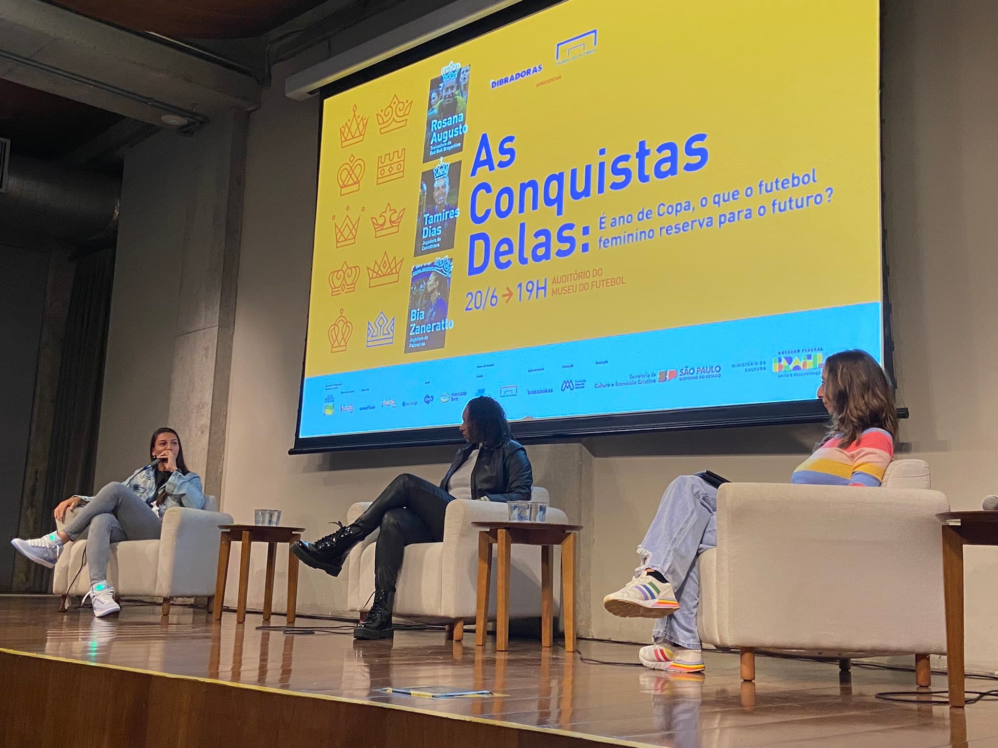 Evento 'As Conquistas Delas' no Museu do Futebol em São Paulo / @dibradoras @museudofutebol