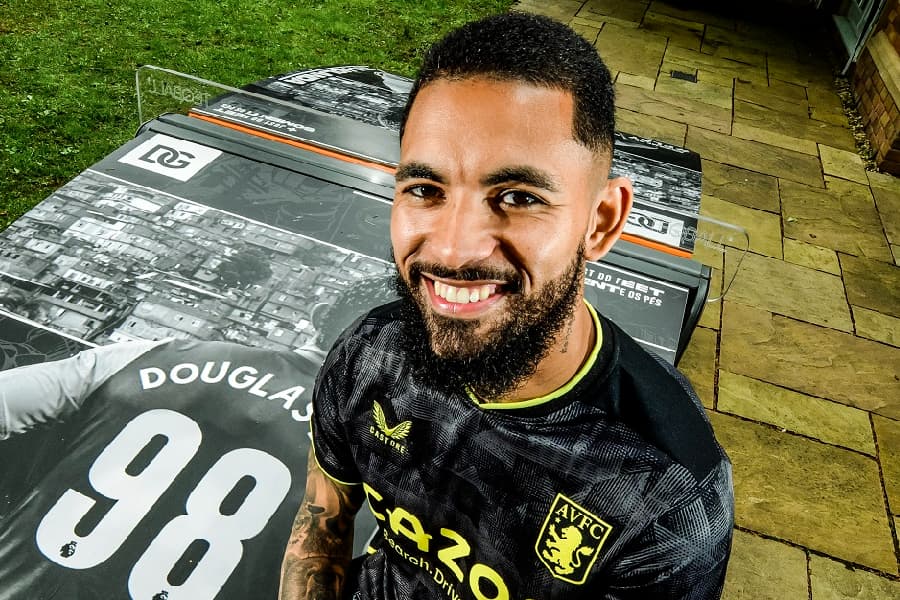 Douglas Luiz, do Aston Villa - Alexandre Battibugli/PLACAR