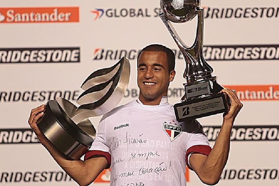 Lucas Moura deixou o São Paulo em 2012, após o título da Sul-Americana - Rubens Chiri/São Paulo FC