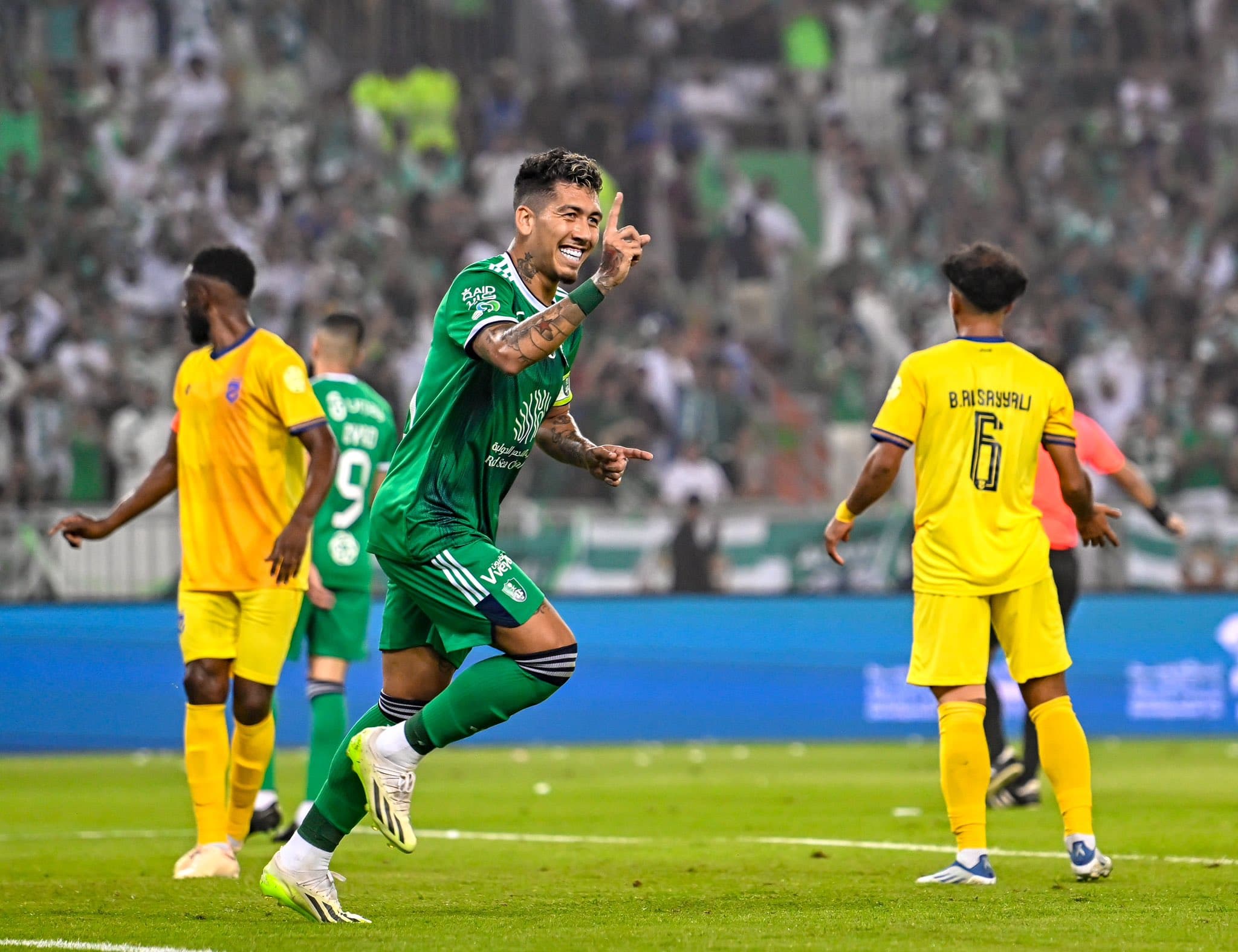 Roberto Firmino comemora seu primeiro gol no Al Ahli - @spl/Twitter