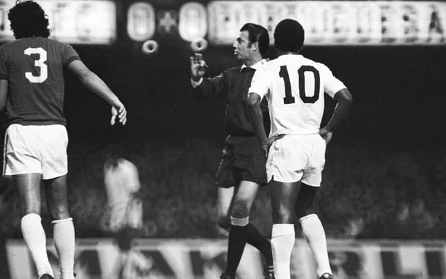 Árbitro Arnaldo Marques foi o protagonista da final entre Santos x Portuguesa pelo Pualistão de 1973