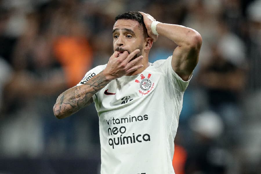Renato, uma espécie de auxiliar técnico em campo: 'Procuro com um assovio tentar consertar algumas coisas' - Rodrigo Coca/Agência Corinthians