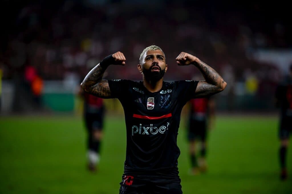 Gabigol marca em chance como titular e Flamengo vence no Cariocão