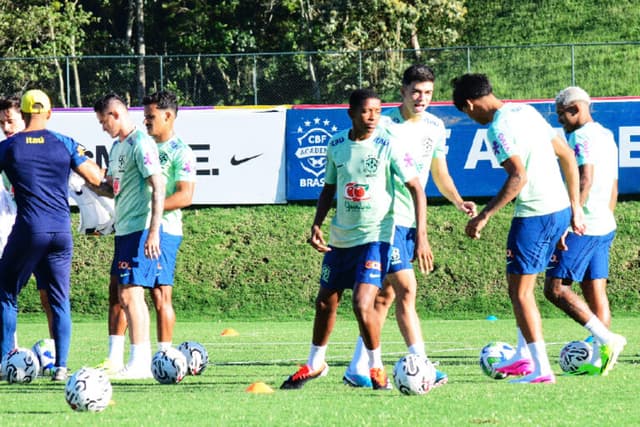 Seleção pré-olímpica faz treino com time ideal já desenhado