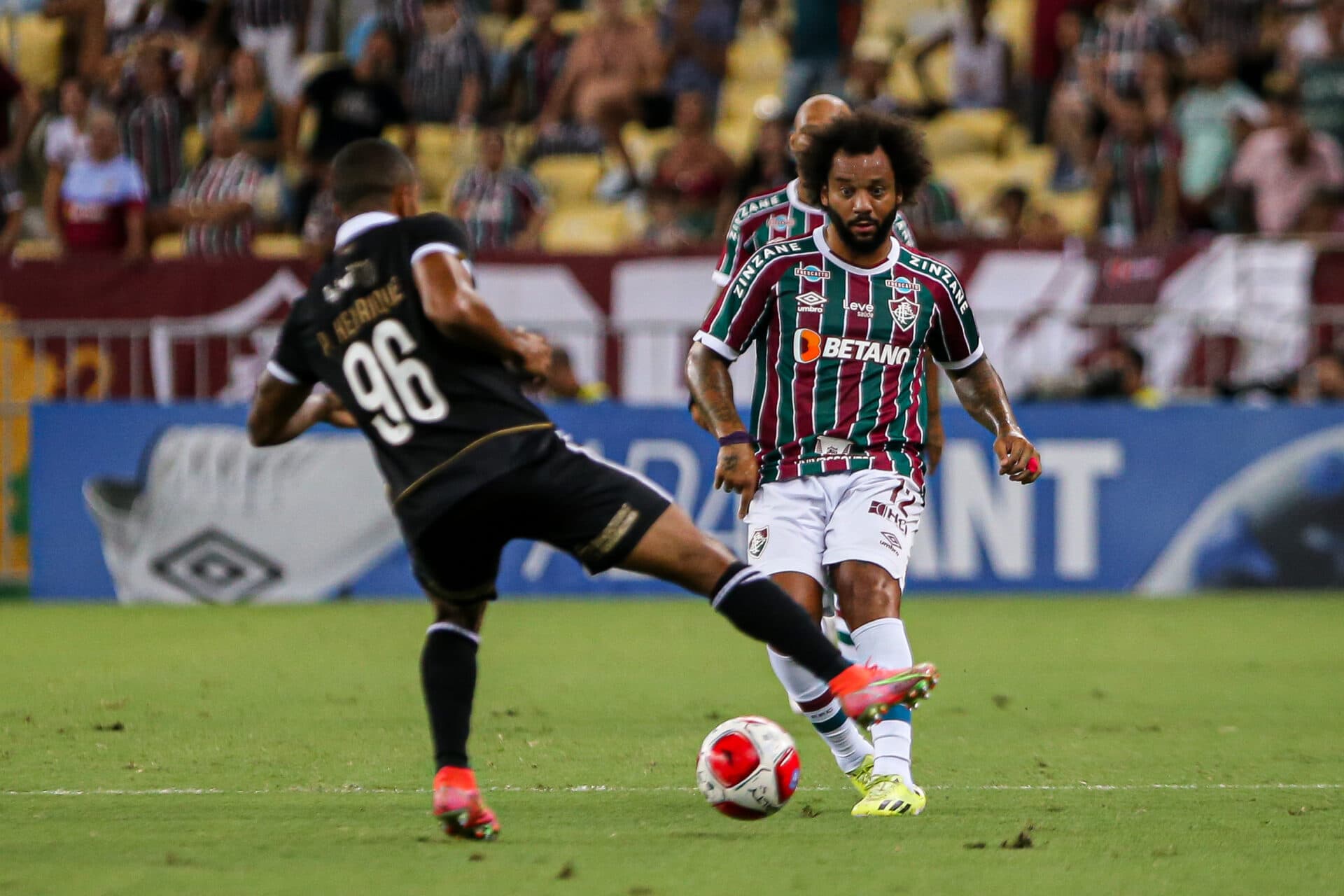 Fluminense e Vasco ficam no zero em clássico pegado no Maracanã