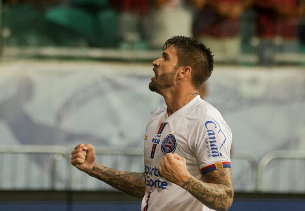 Bahia triunfa contra o Grêmio e sobe para o G-4 do Brasileirão