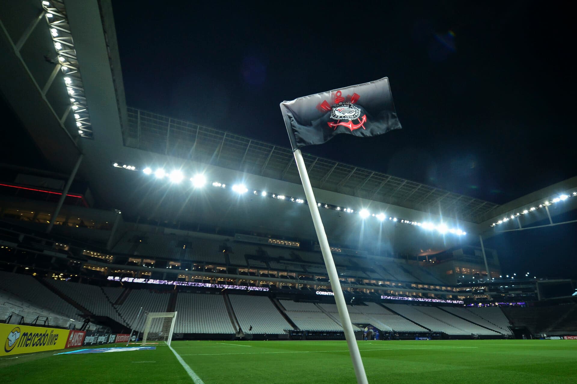 Vaquinha do Corinthians perde força, mas bate R$ 33 milhões