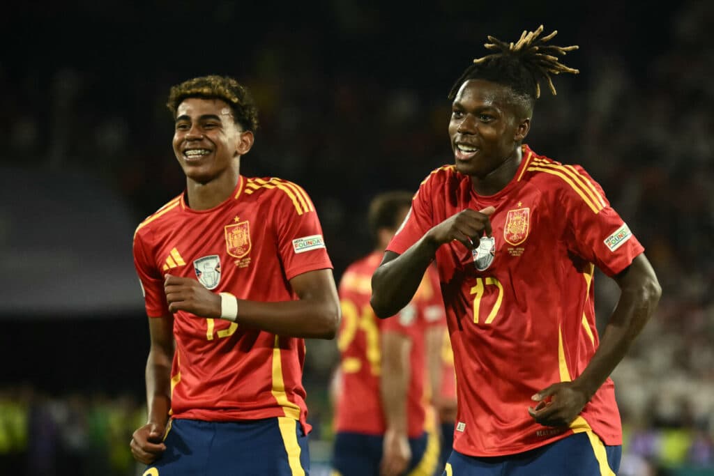 Espanha espanta a zebra e vai pegar a Alemanha nas quartas da Euro
