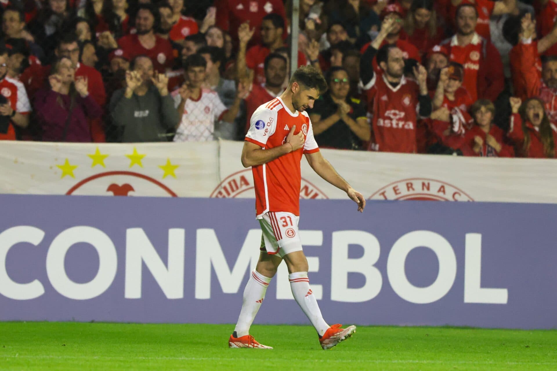 Inter vence confronto direto contra o Delfín e avança aos playoffs
