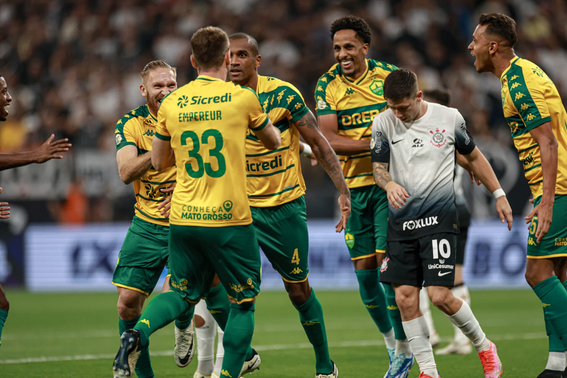 Corinthians joga mal, empata com o Cuiabá e segue no Z-4