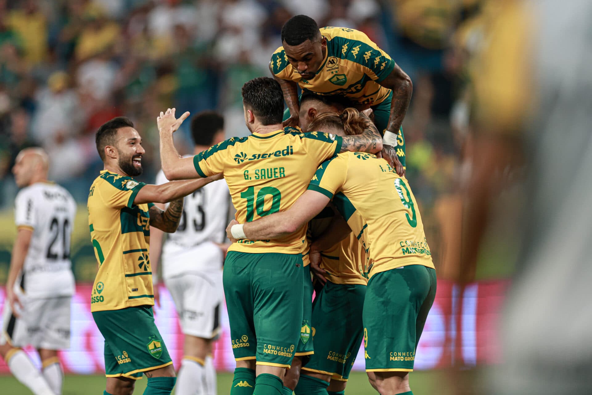 Cuiabá vira contra o Criciúma e pressiona o Corinthians no Z4