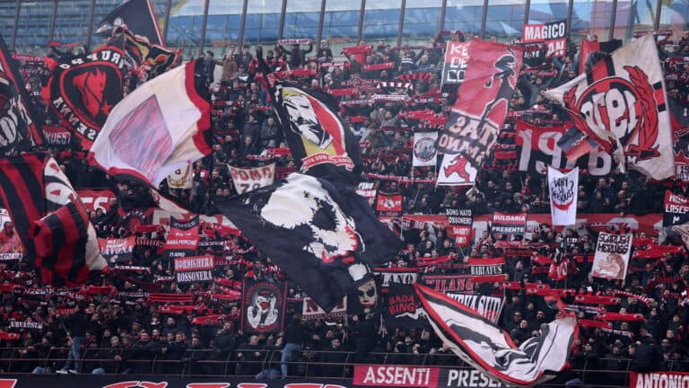Milan apoia boicote da torcida contra a Udinese por ingressos caros
