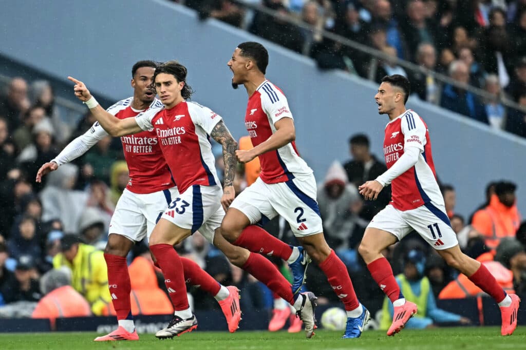 Defesa histórica leva o Arsenal à final da Champions League