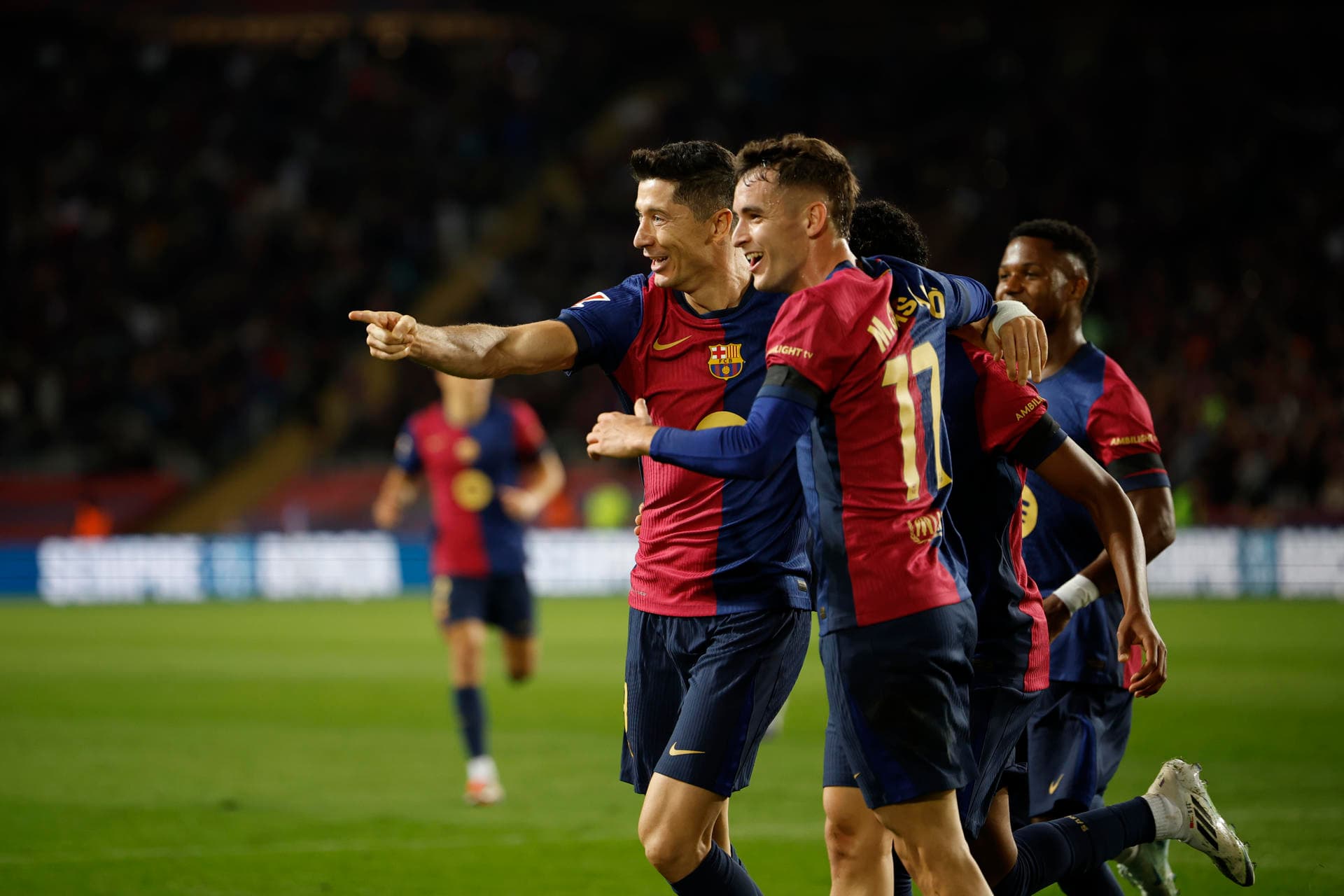 Barcelona atropela o Sevilla e se isola na liderança de LaLiga