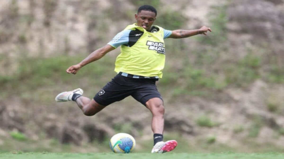 Jeffinho está próximo de retornar ao Botafogo após 5 meses