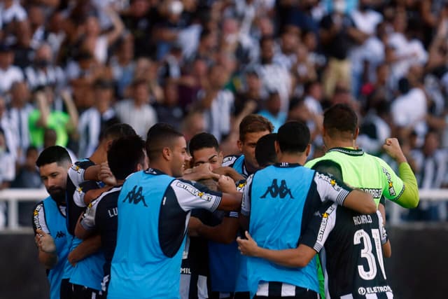 Jogadores do Botafogo comemoram gol contra o Operário - Vitor Silva/Botafogo
