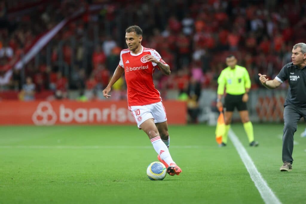Alan Patrick é o responsável por quase todos os gols do Inter no ano