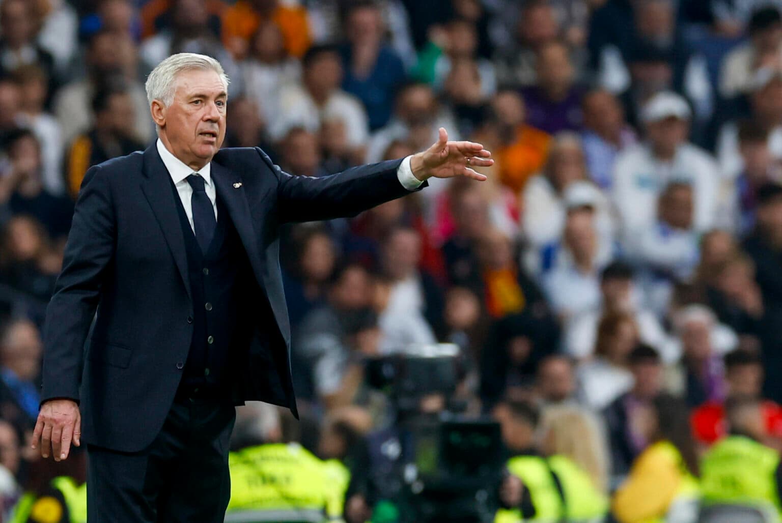 Ancelotti diz que Vini Jr quer fazer história no Real Madrid