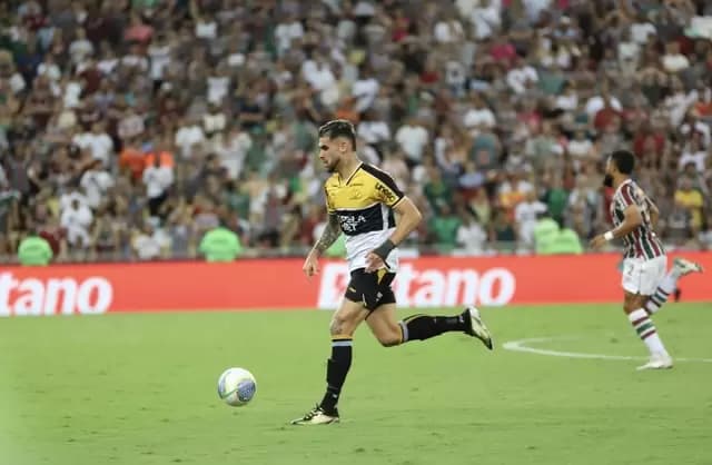 Fluminense e Criciúma empatam em jogo decisivo contra o rebaixamento
