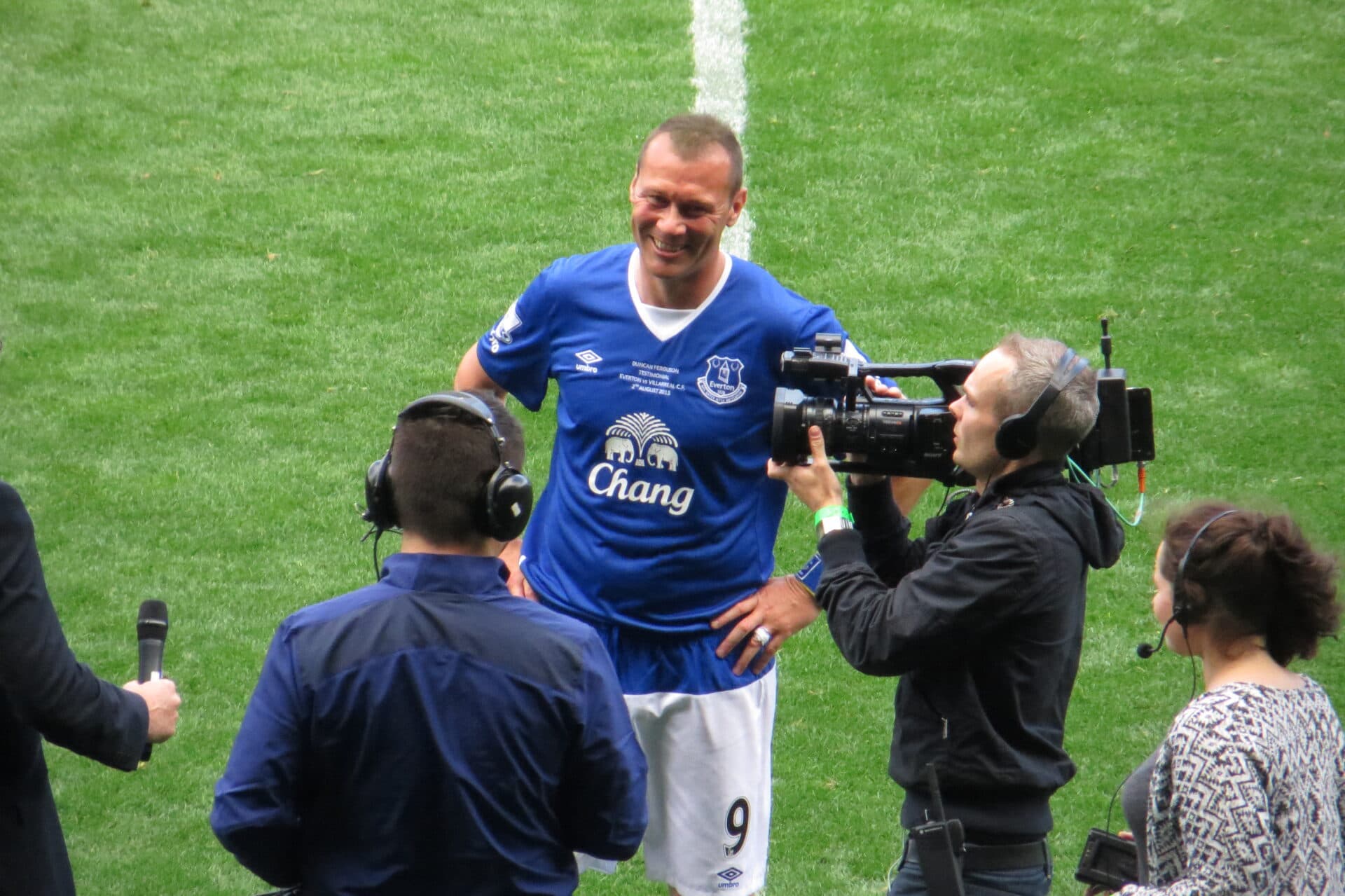 Jogador da Premier League possui recorde de cartões vermelhos, mesmo aposentado