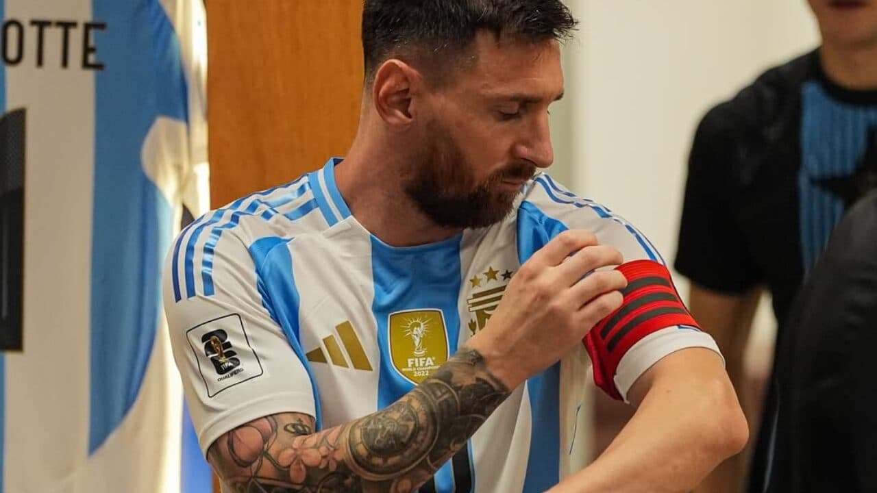 Joe Biden homenageia Messi, que não compareceu na cerimônia