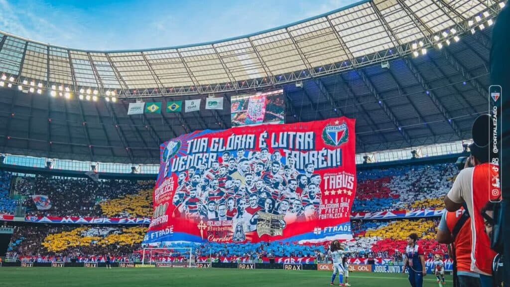 Fortaleza goleia o Internacional e termina no G4 do Brasileirão