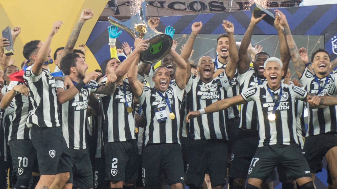 Veja como é possivel jogar com clubes brasileiros no EA FC 25