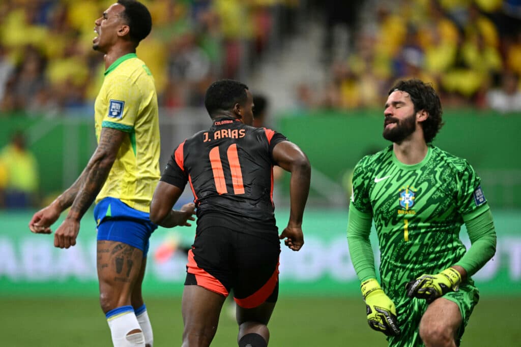 Desfalques e prováveis substitutos de Dorival para Argentina x Brasil