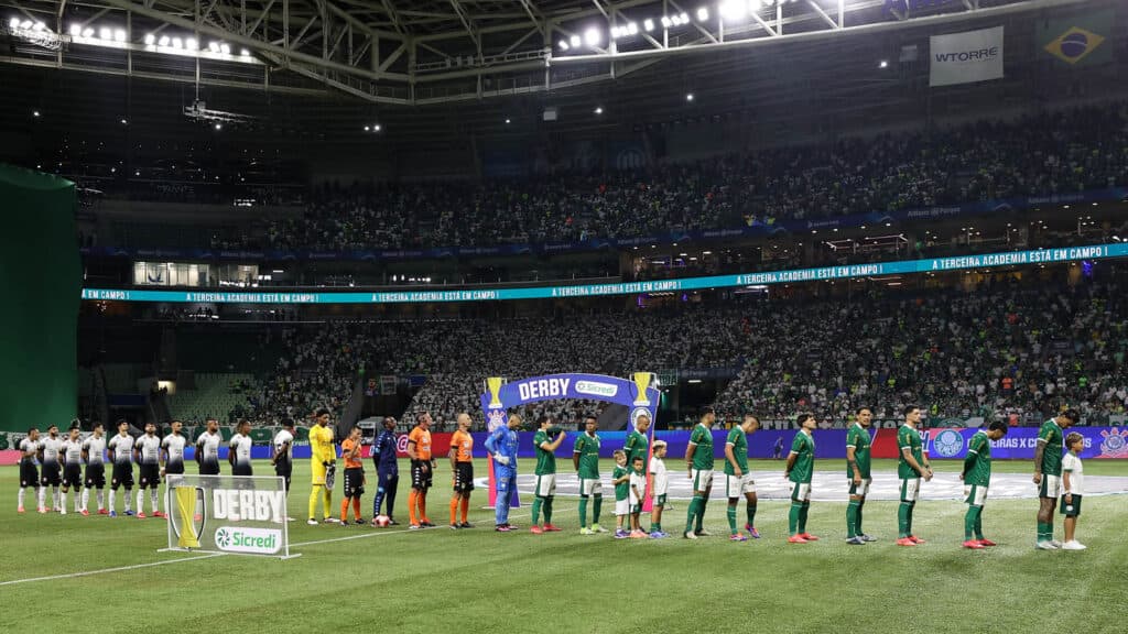 Por que o Palmeiras tem o dobro de sócios-torcedores que o Flamengo?