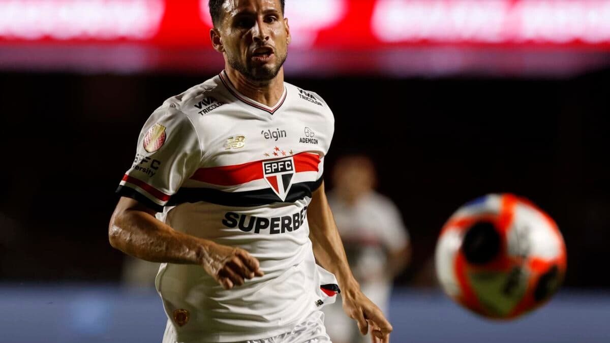Luciano e Calleri treinam e podem reforçar o São Paulo contra o Vasco