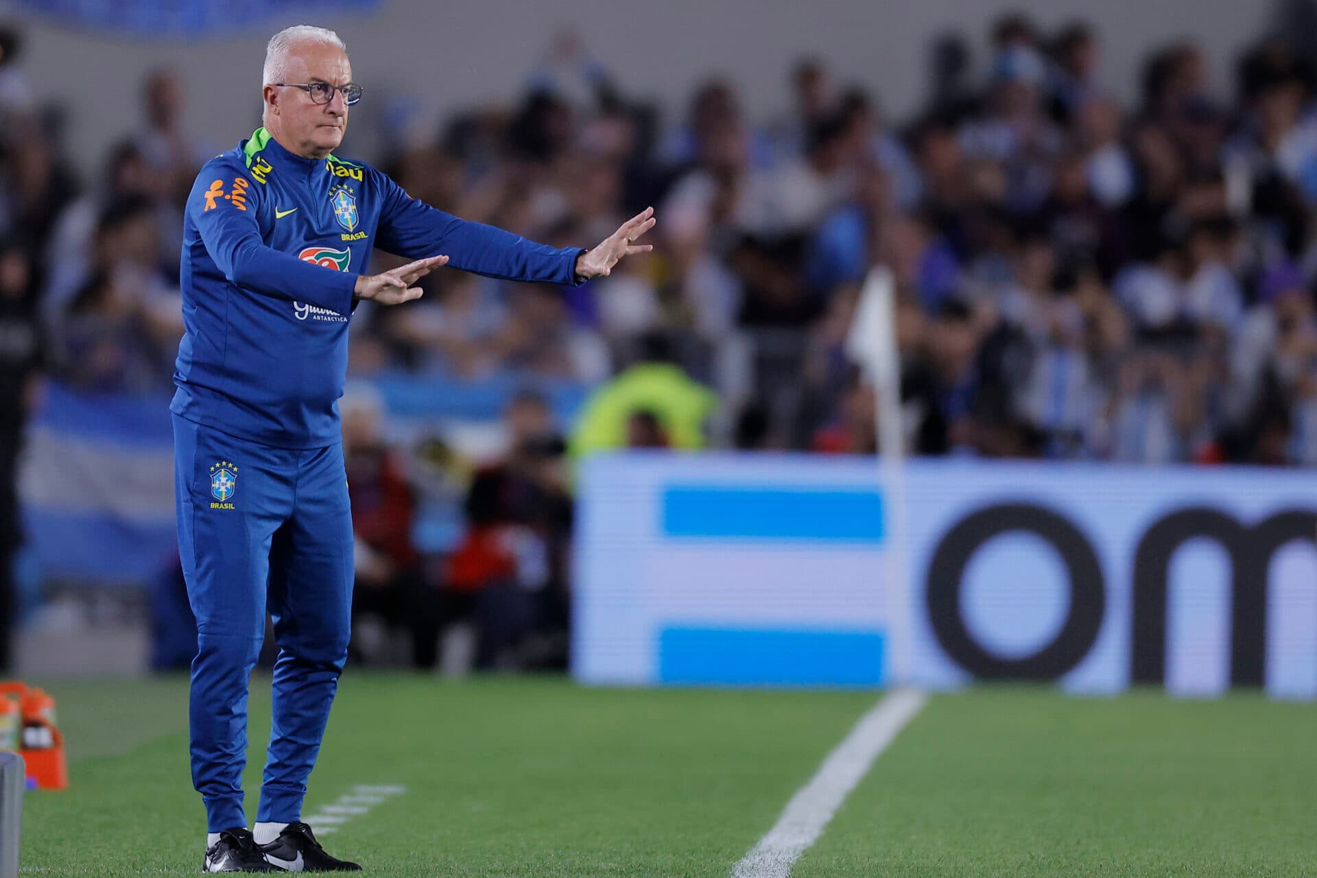 ‘Nunca desisto’, diz Dorival, ameaçado de demissão