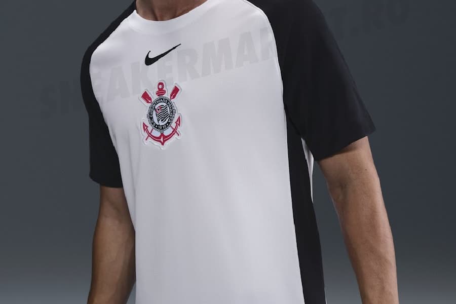 Camisa do Corinthians para a temporada 2025 / Reprodução/@sneakermarketro