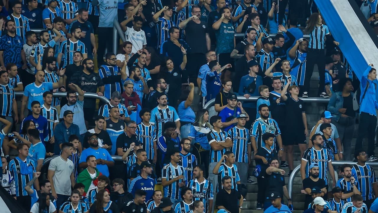 Grêmio e Santos medem forças pela fuga da zona neste domingo: assista ao vivo!