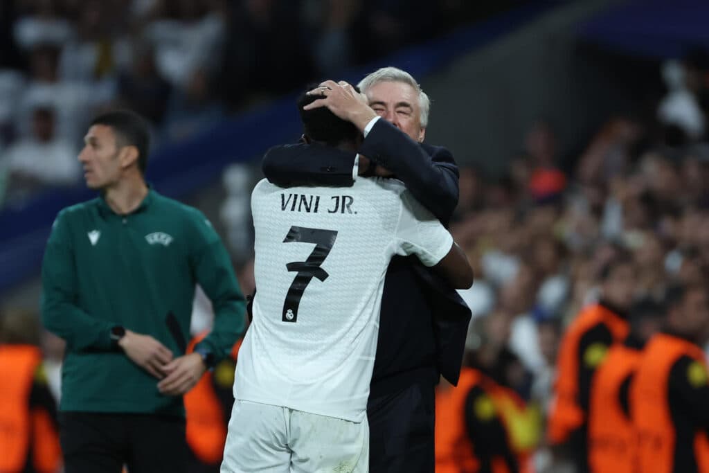 Ancelotti e Vinicius Júnior: parceria de sucesso por quatro temporadas em Madri - Kiko Huesca/EFE