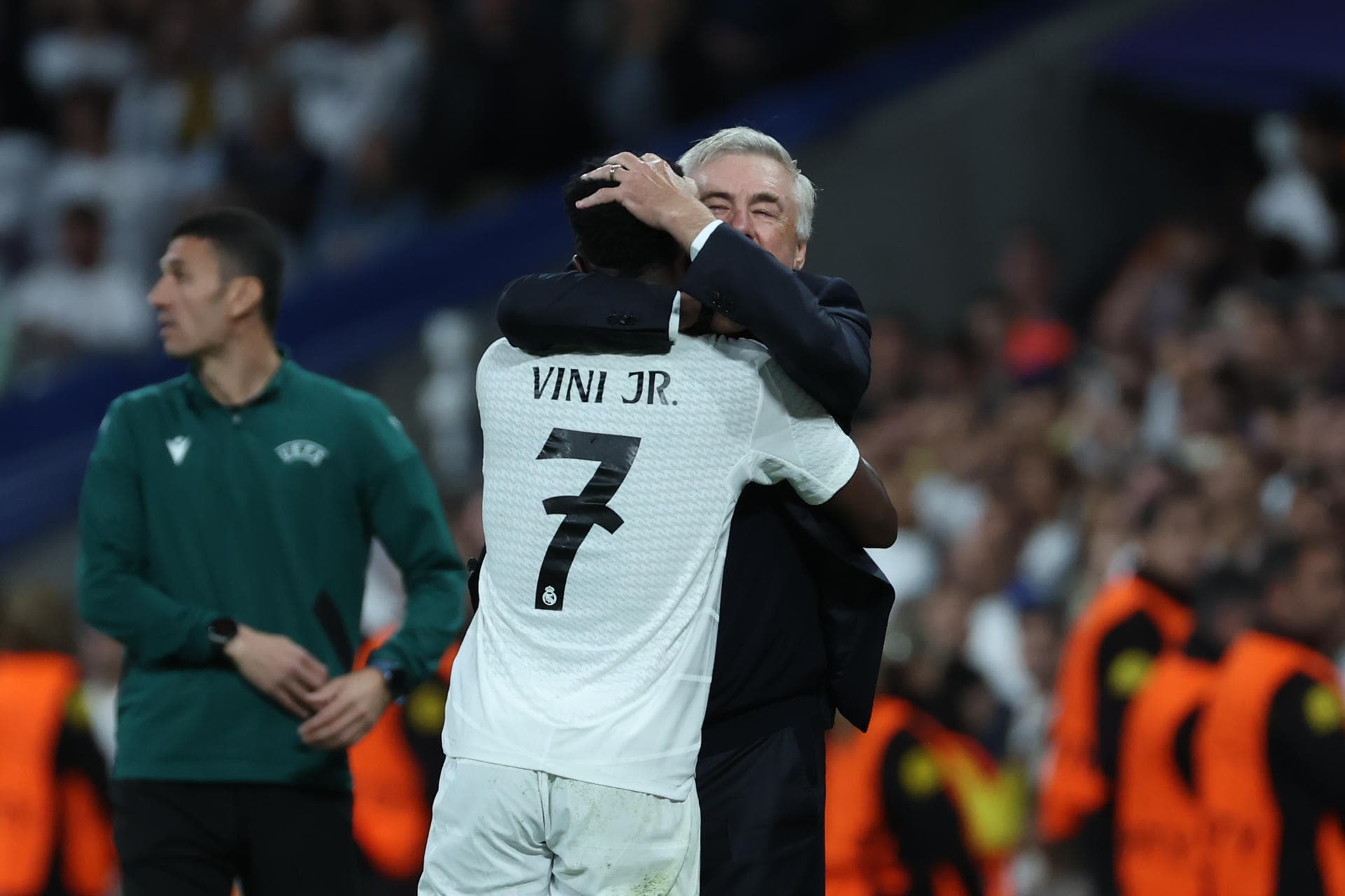 Exclusivo: Ancelotti diz ter convencido Vini Jr. a mudar posicionamento na seleção