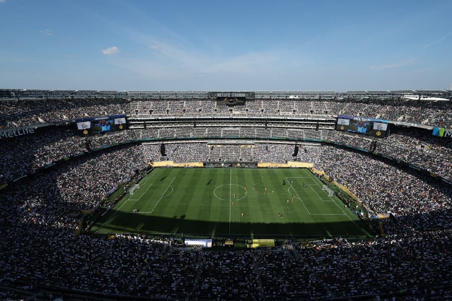 Fifa proíbe que torcedores levem garrafas de água na Copa 2026