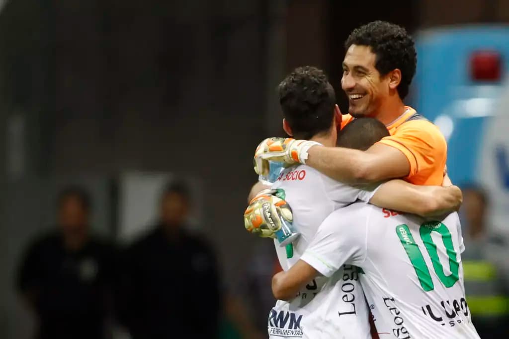 Lauro comemorando gol pela Portuguesa - Adalberto Marques/ Agif / Gazeta Press