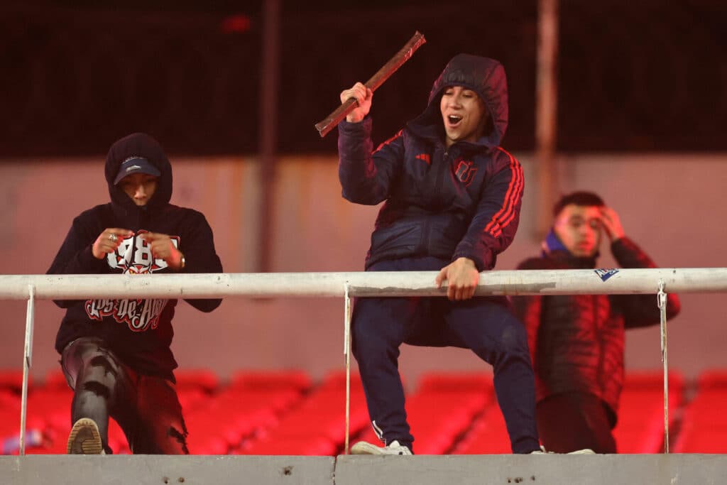 Independiente x La U: o que se sabe sobre o episódio de violência e selvageria