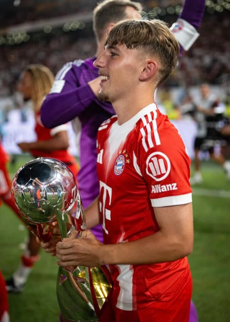 Karl já foi campeão pelo Bayern na supercopa - Reprodução Instagram