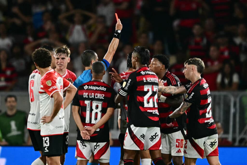 Conmebol reconhece erro de arbitragem contra o Flamengo na Libertadores