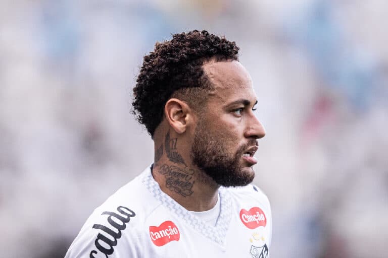 Com Neymar, Santos leva gol no fim e é eliminado pelo Novorizontino