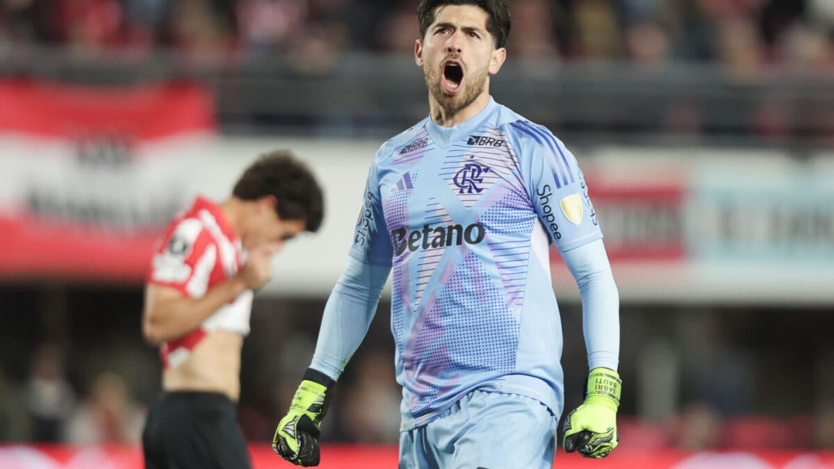 Flamengo avança para renovar contrato de Agustín Rossi