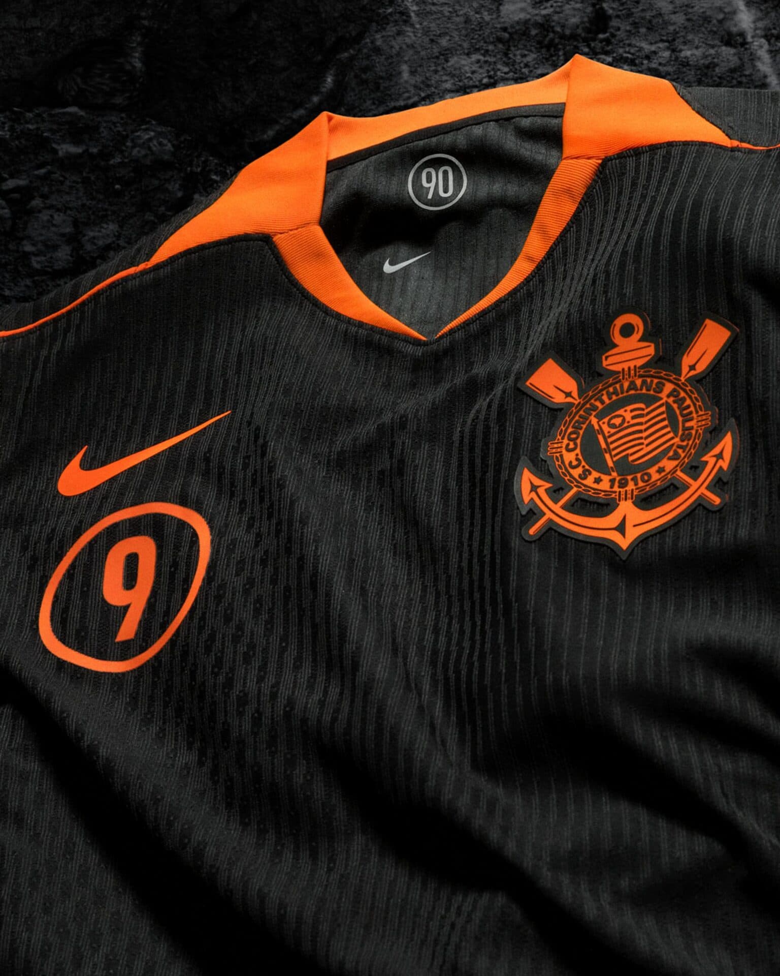 O Corinthians lançou nesta quarta-feira, 24, a nova camisa para a temporada 2025 - Divulgação / Corinthians