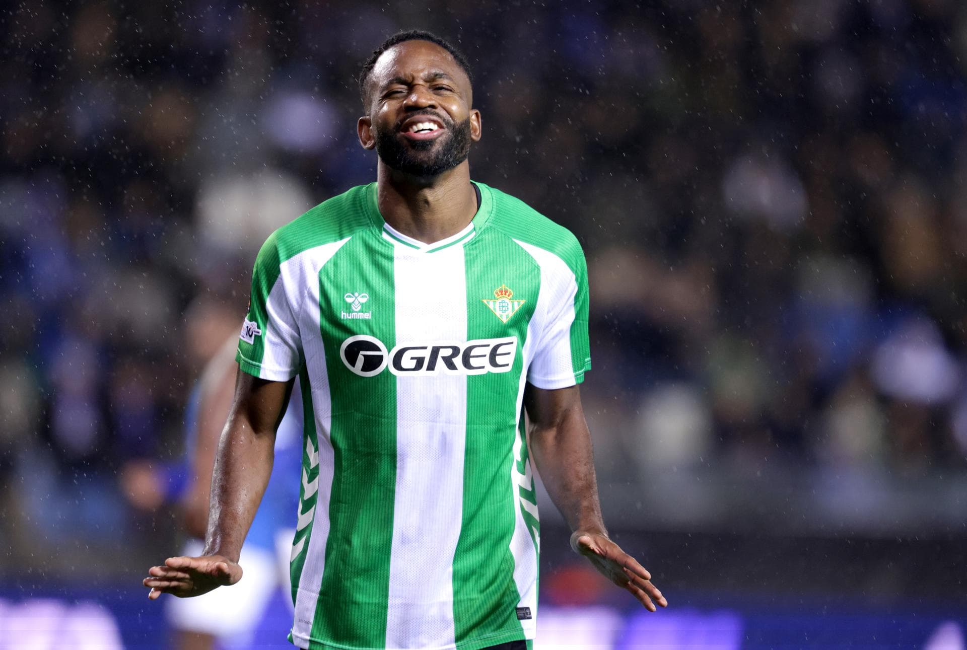 Em jogo travado, Genk e Betis empatam sem gols pela Europa League