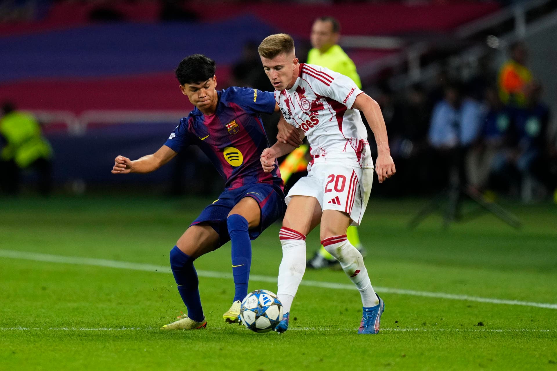 Dro Fernández tem apenas duas partidas pelo time principal do Barça - Siu Wu/EFE